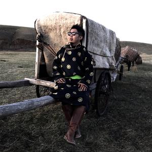 男女日逼zO日逼吃香蕉
